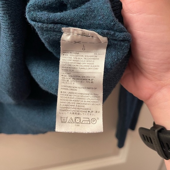 Silk Cashmere Blend Banana Republic Blue V-Neck Sweater Lightweight Knit - Picture 3 of 5